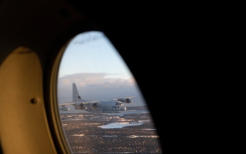 U.S. Marines with VMGR-252 participate in cold-weather training alongside the Royal Canadian Air Force