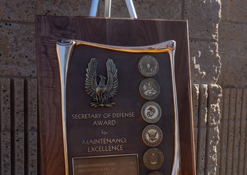 1st Maint. Bn, 1st MLG awarded Secretary of Defense Award for Maintenance Excellence and Field-Level Maintenance
