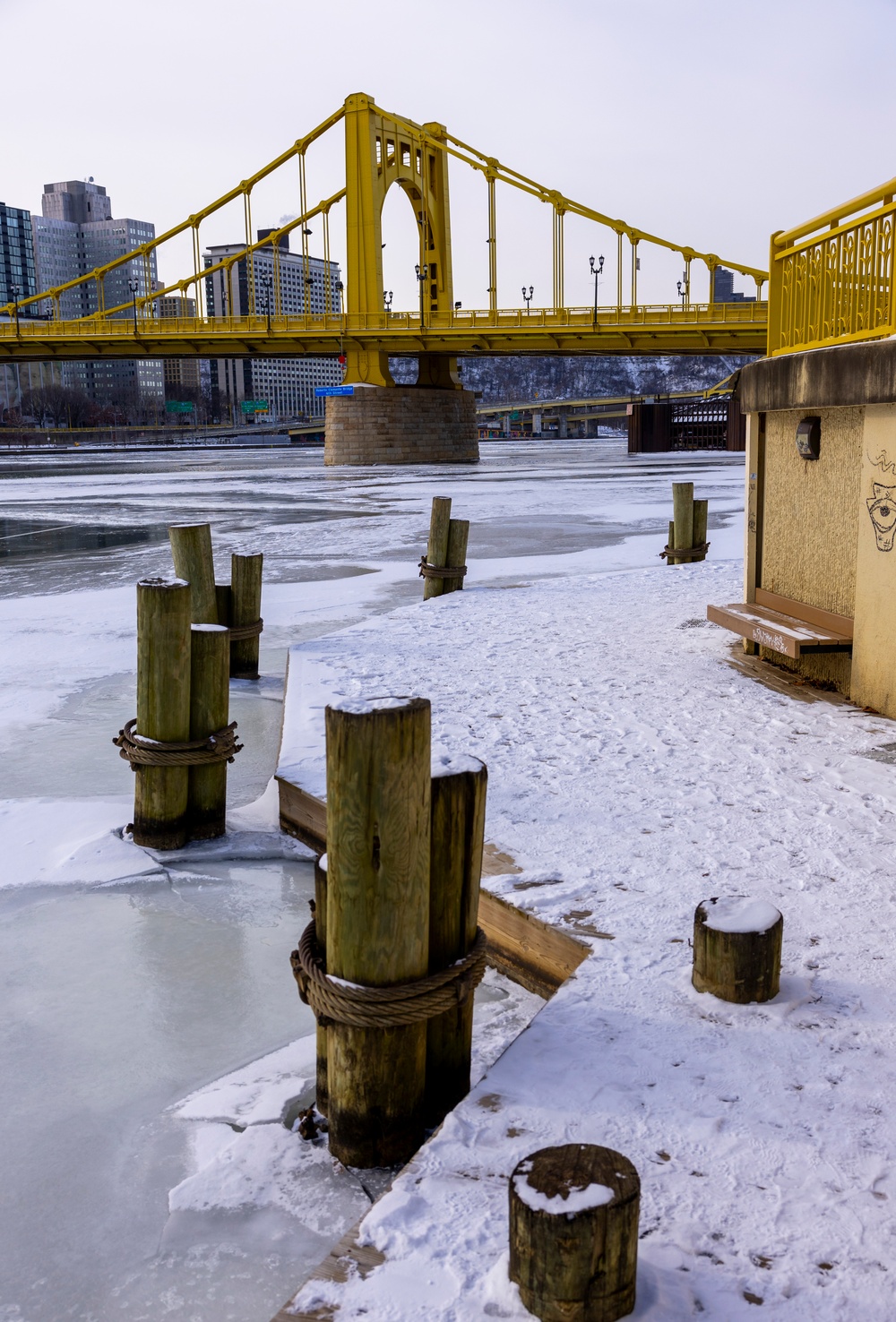 Inland navigation pushes through icy rivers in Pittsburgh region