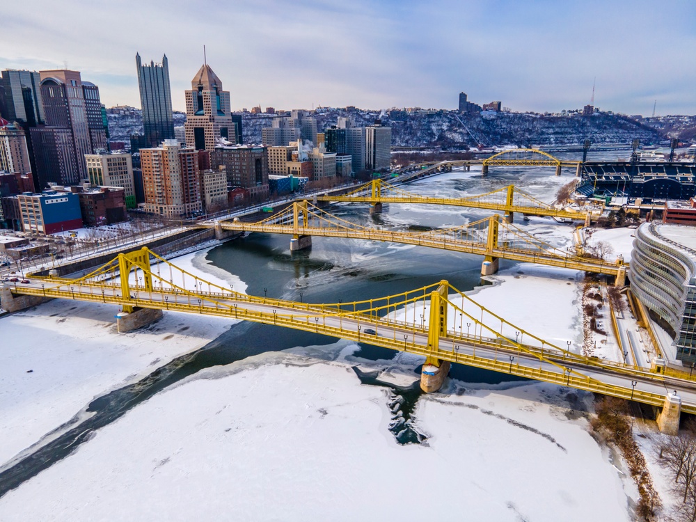 Inland navigation pushes through icy rivers in Pittsburgh region