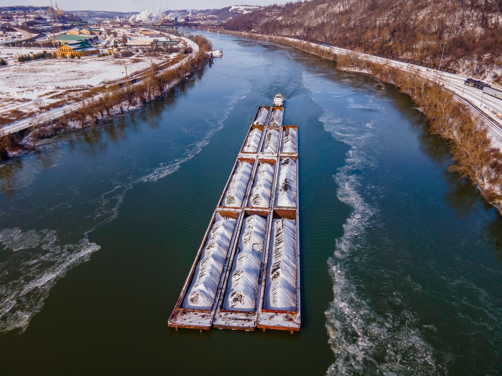 Inland navigation pushes through icy rivers in Pittsburgh region