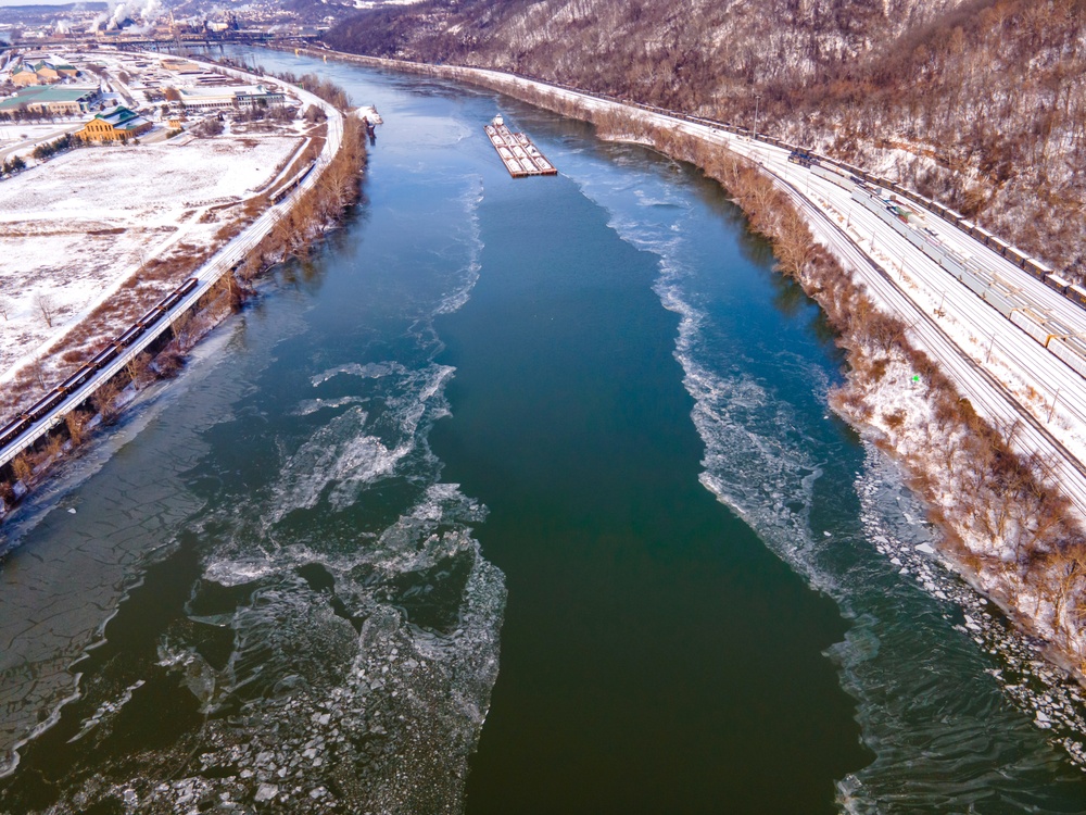 Inland navigation pushes through icy rivers in Pittsburgh region