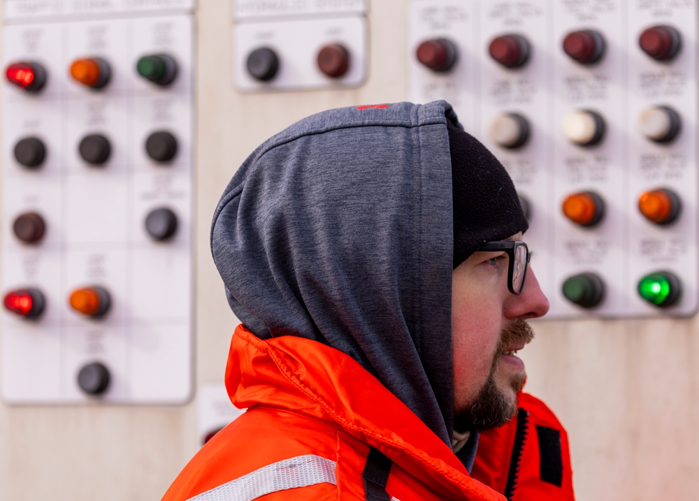 Inland navigation pushes through icy rivers in Pittsburgh region