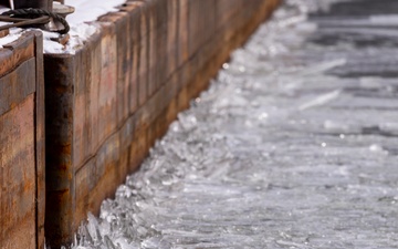 Inland navigation pushes through icy rivers in Pittsburgh region