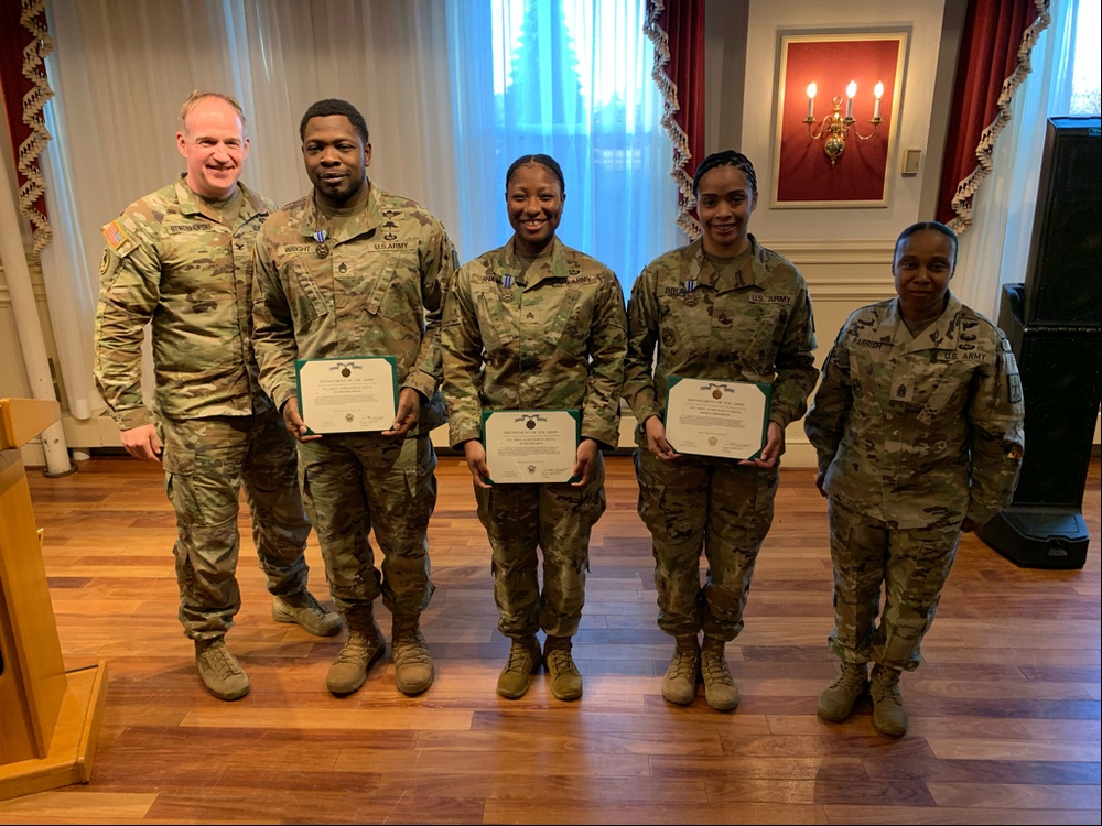 Six Soldiers awarded during Community Leaders Information Forum