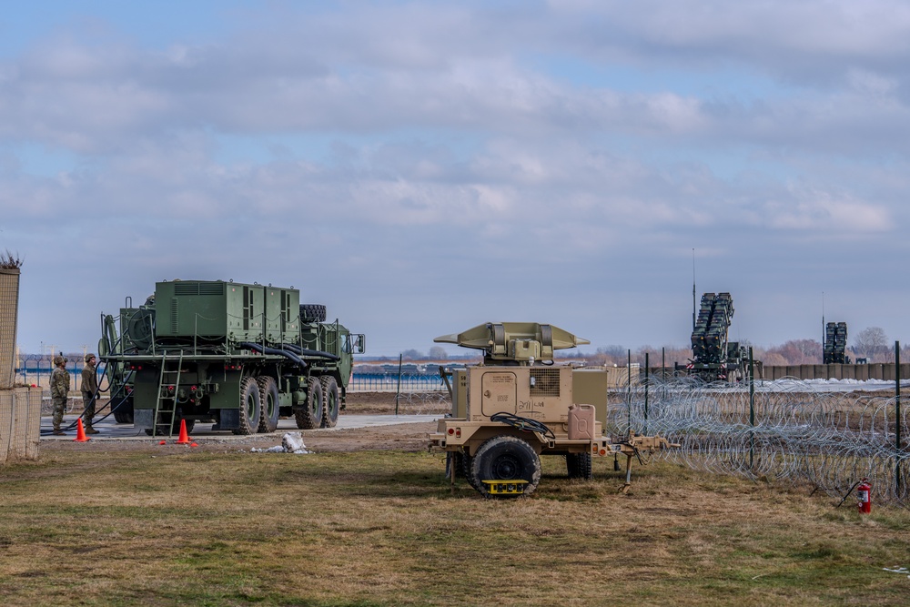 5-7 ADA hosts German Minister of Defense in Poland