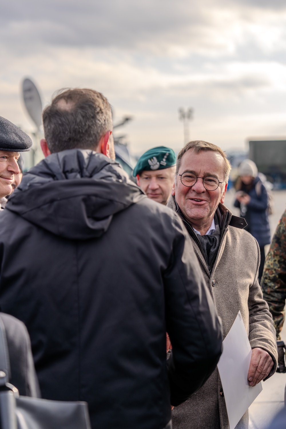 5-7 ADA hosts German Minister of Defense in Poland