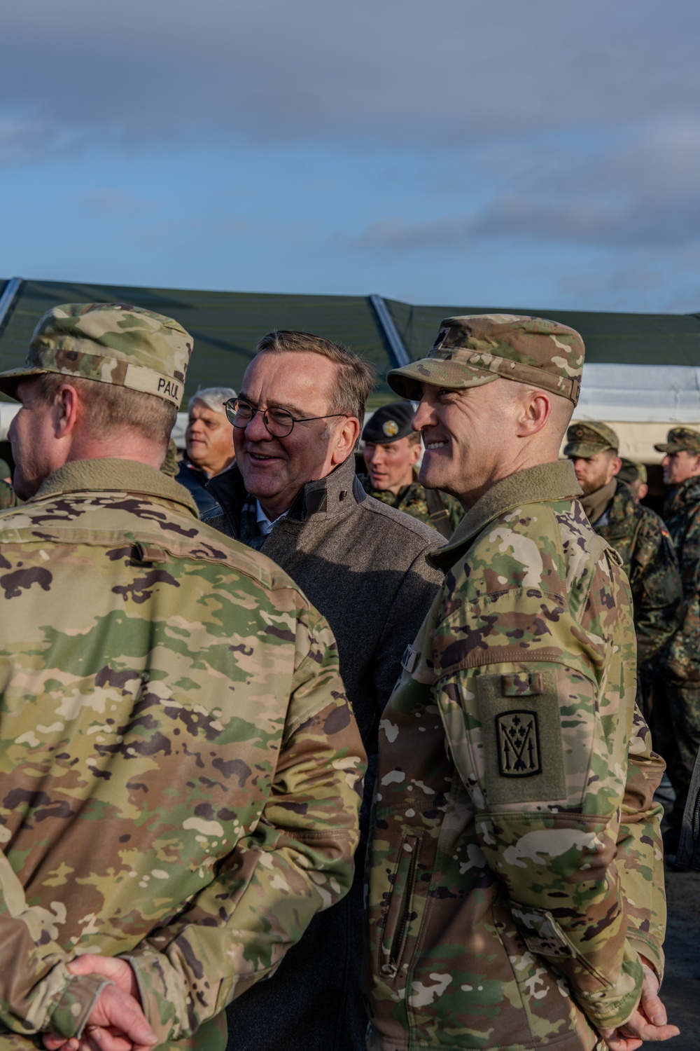 5-7 ADA hosts German Minister of Defense in Poland