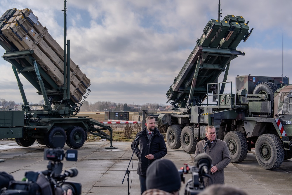 5-7 ADA hosts German Minister of Defense in Poland