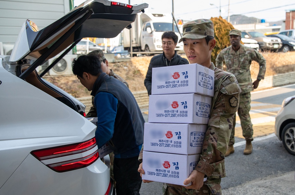 The U.S. Army Materiel Support Command - Korea, along with our Good Neighbor Program partner, presented Seollal (Korean Lunar New Year) gifts to the children at Chilgok Childcare Centers near Camp Carroll, Waegwan, on Jan. 23.