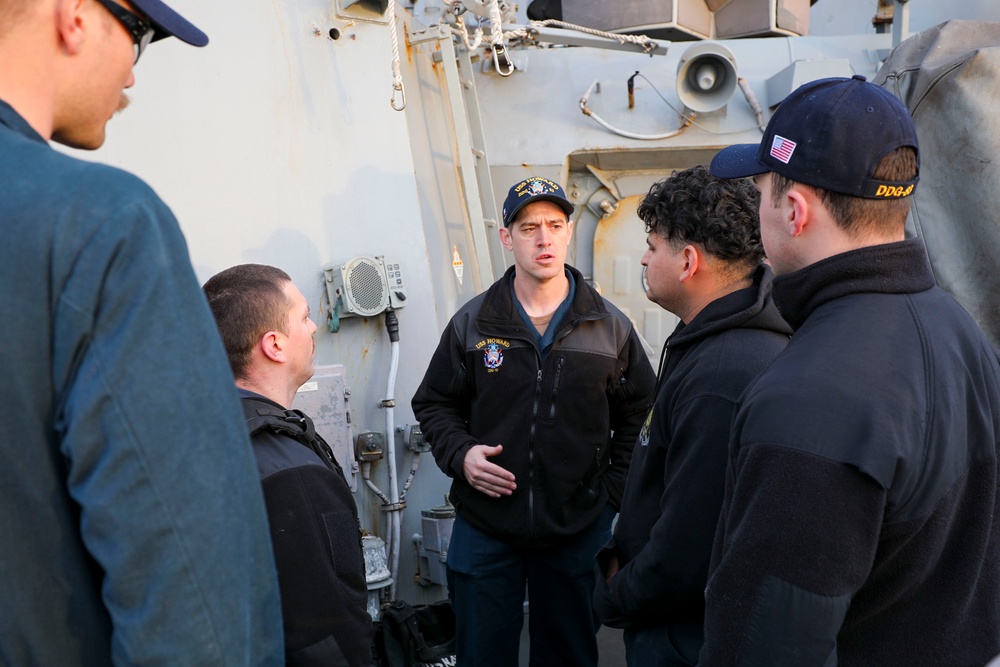 USS Howard Conducts Weapons Qualification Course