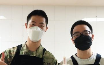 Volunteers prepare heartwarming meal for the Lunar New Year