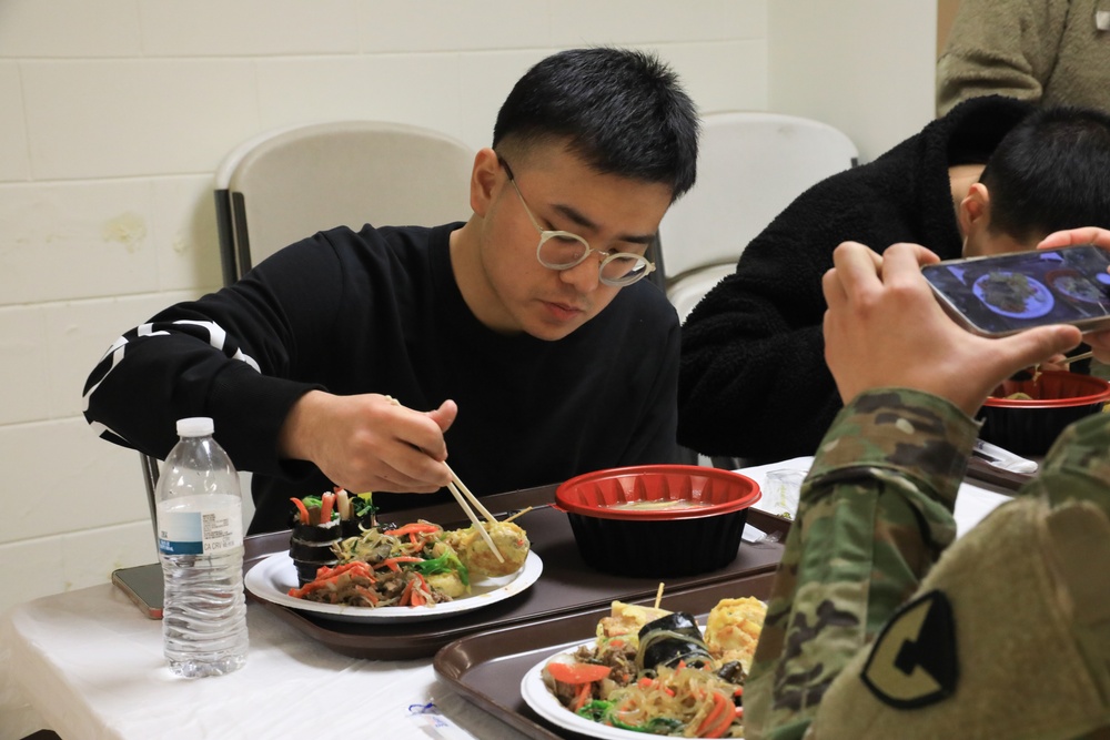 Volunteers prepare heartwarming meal for the Lunar New Year