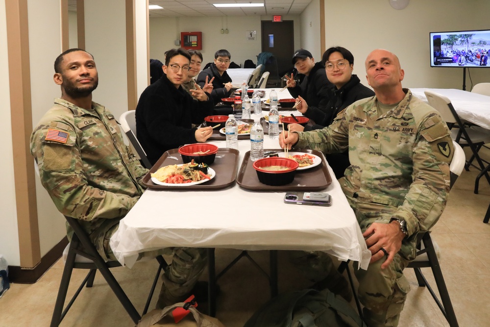 Volunteers prepare heartwarming meal for the Lunar New Year