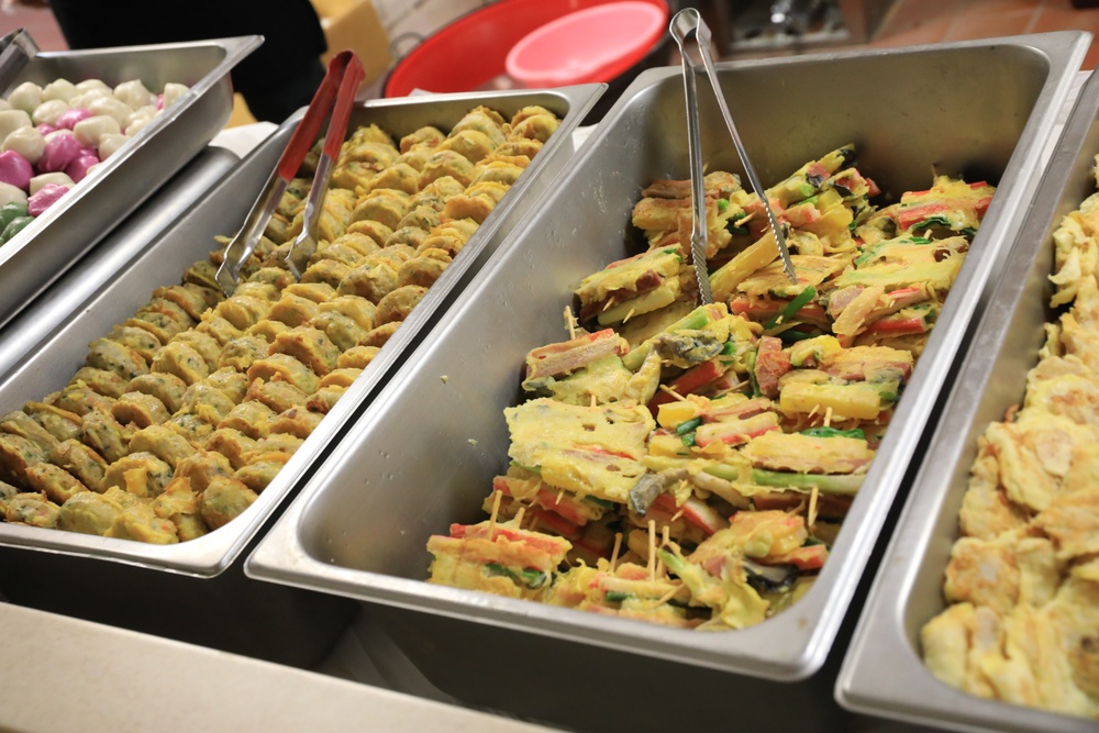 Volunteers prepare heartwarming meal for the Lunar New Year