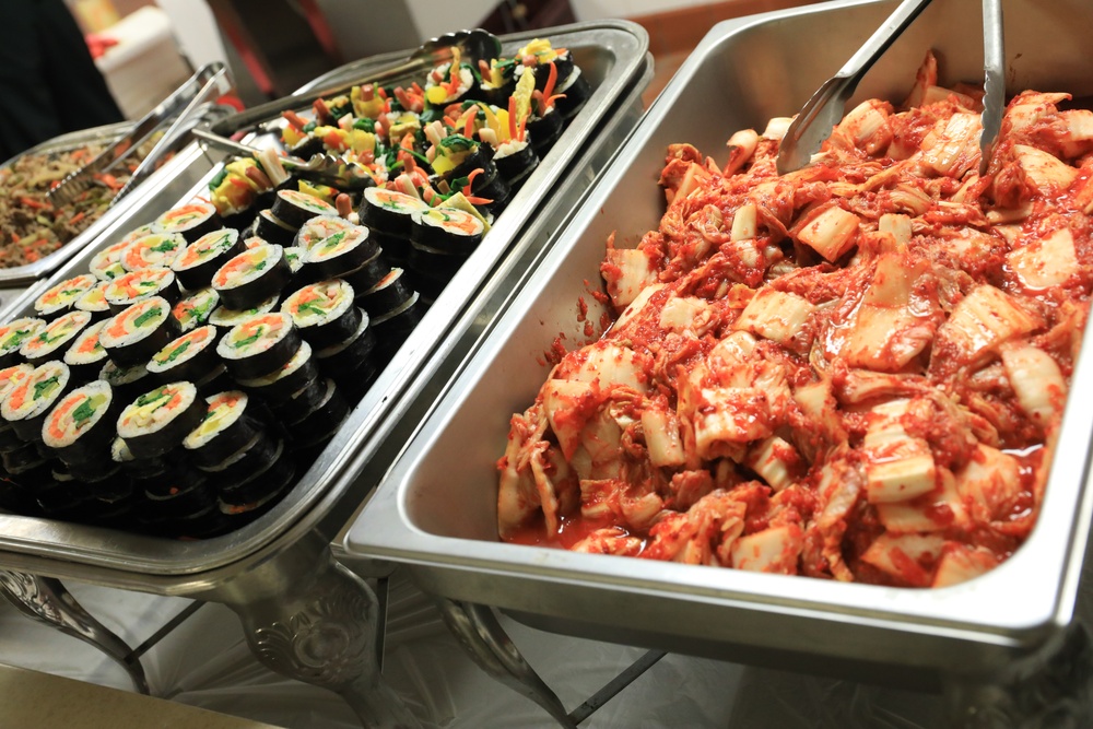 Volunteers prepare heartwarming meal for the Lunar New Year