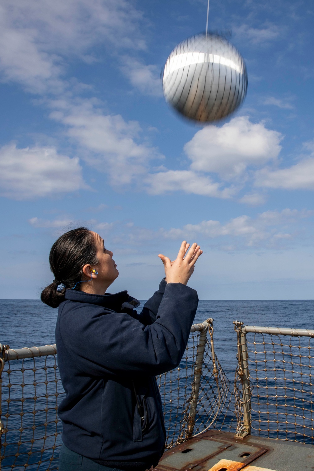 USS Howard Conducts Radar Tracking Exercise