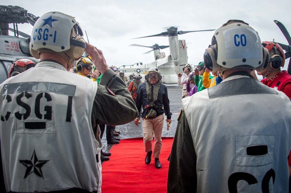 USS Carl Vinson (CVN 70) Hosts Distinguished Visitors from Malaysia