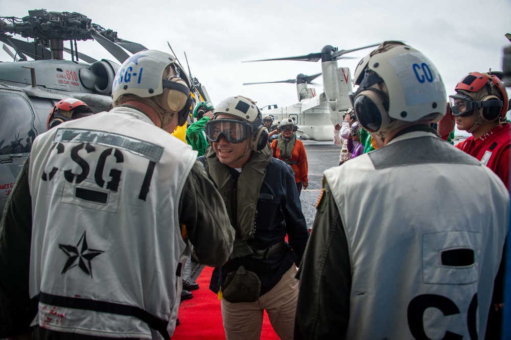 USS Carl Vinson (CVN 70) Hosts Malaysian Armed Forces and Ministry of Defense