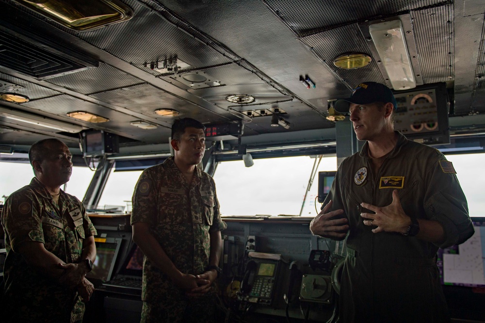 USS Carl Vinson (CVN 70) Hosts Distinguished Visitors from Malaysia