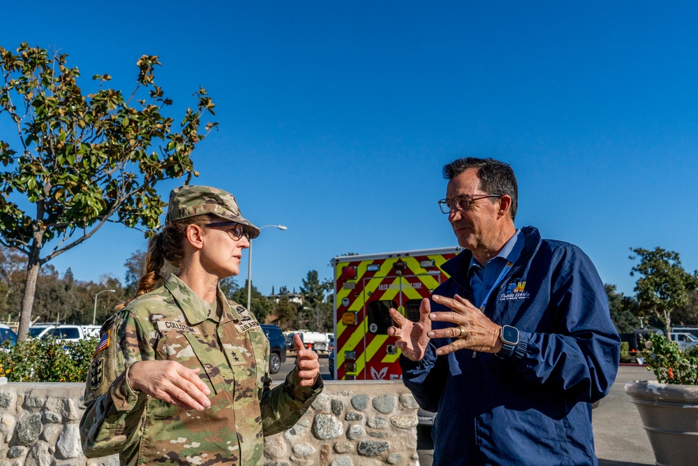 Deputy commanding general meets with LA County, discusses wildfires