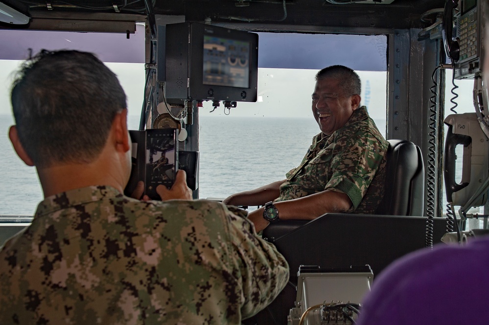 USS Carl Vinson (CVN 70) Hosts Distinguished Visitors from Malaysia