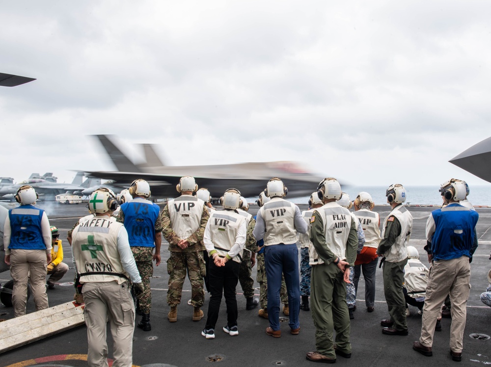 USS Carl Vinson (CVN 70) Hosts Distinguished Visitors from Malaysia