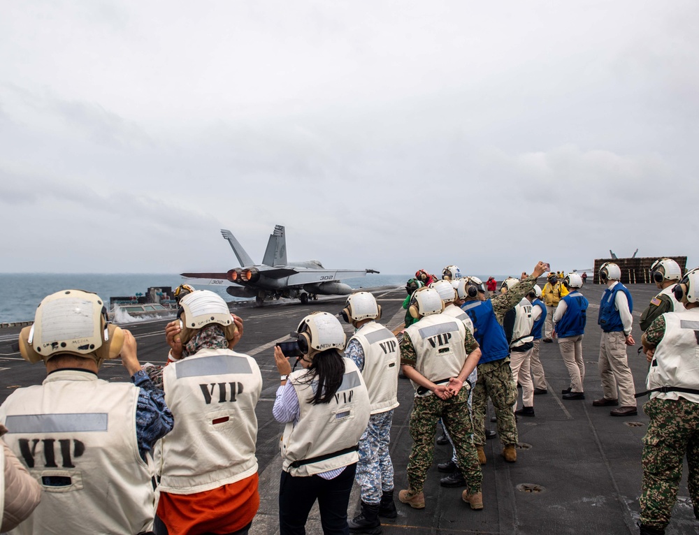 USS Carl Vinson (CVN 70) Hosts Distinguished Visitors from Malaysia