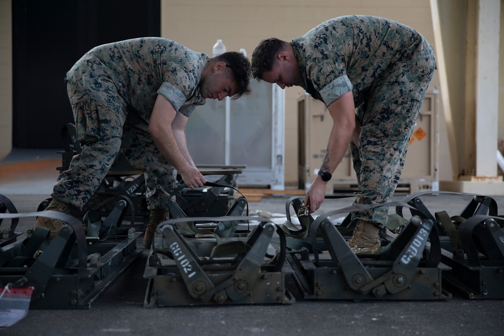 Ordnance Marines assemble bombs in Guam