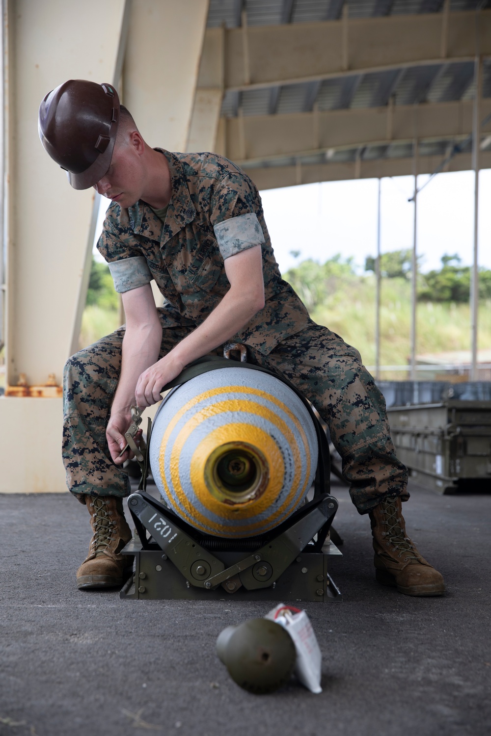 Ordnance Marines assemble bombs in Guam