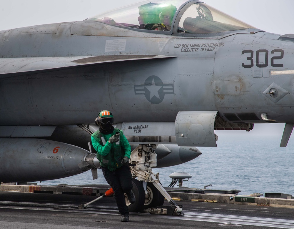 USS Carl Vinson (CVN 70) Conducts Routine Flight Operations in the South China Sea