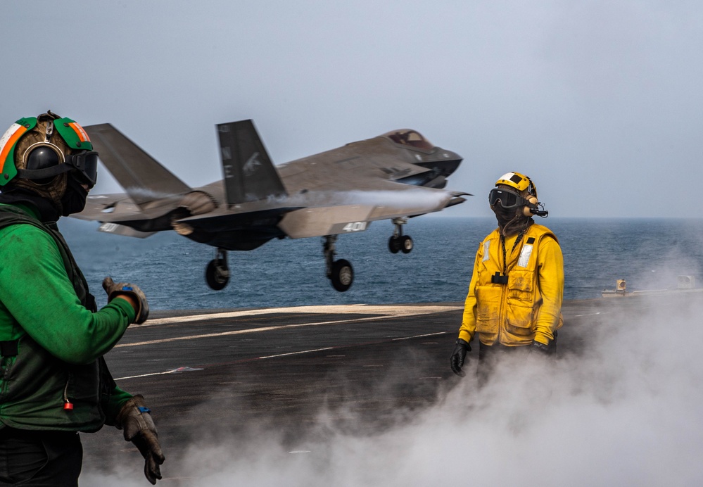 USS Carl Vinson (CVN 70) Conducts Routine Flight Operations in the South China Sea