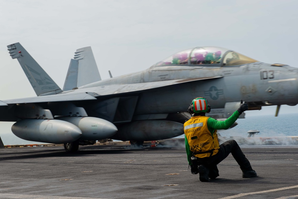 USS Carl Vinson (CVN 70) Conducts Routine Flight Operations in the South China Sea