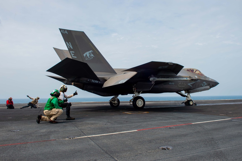 USS Carl Vinson (CVN 70) Conducts Routine Flight Operations in the South China Sea