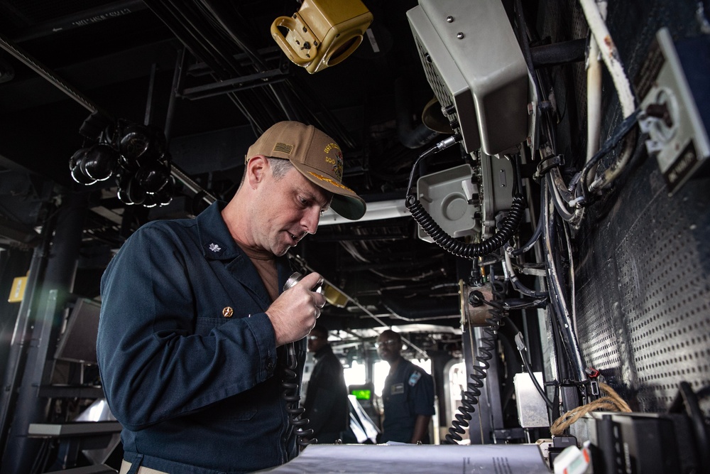 Wayne E. Meyer CO Speaks to Crew
