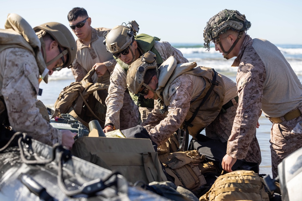 V17 Marines conduct Boat Raid Course with EOTG