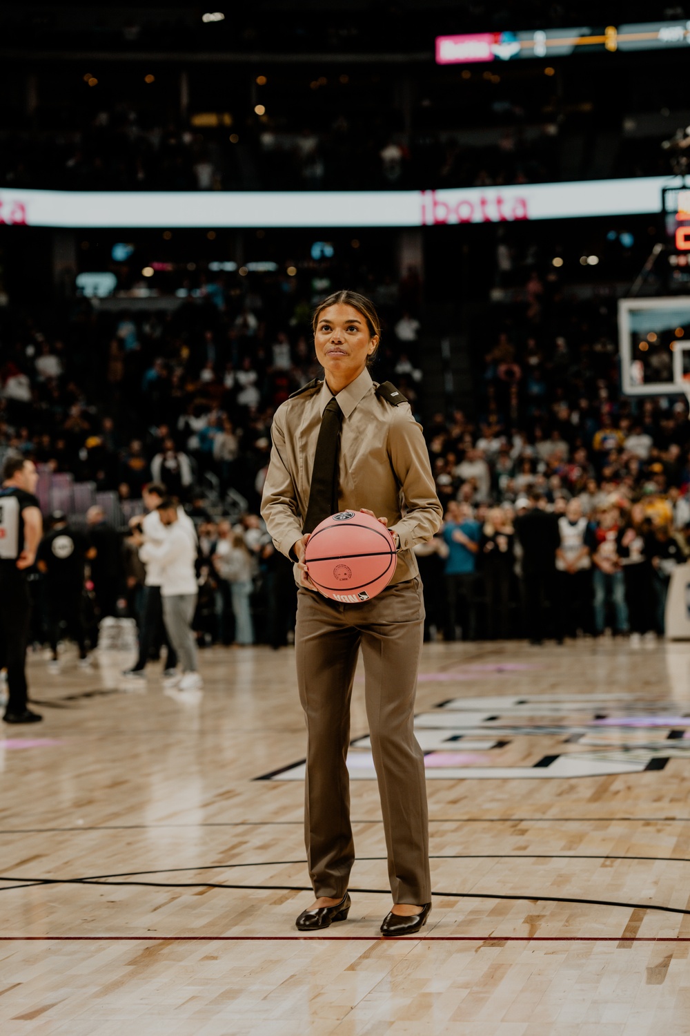 U.S. Army 1st Lt. Alma Cooper, 2024 Miss USA, Engages Communities During Four-Day Denver Recruiting Battalion Outreach Campaign