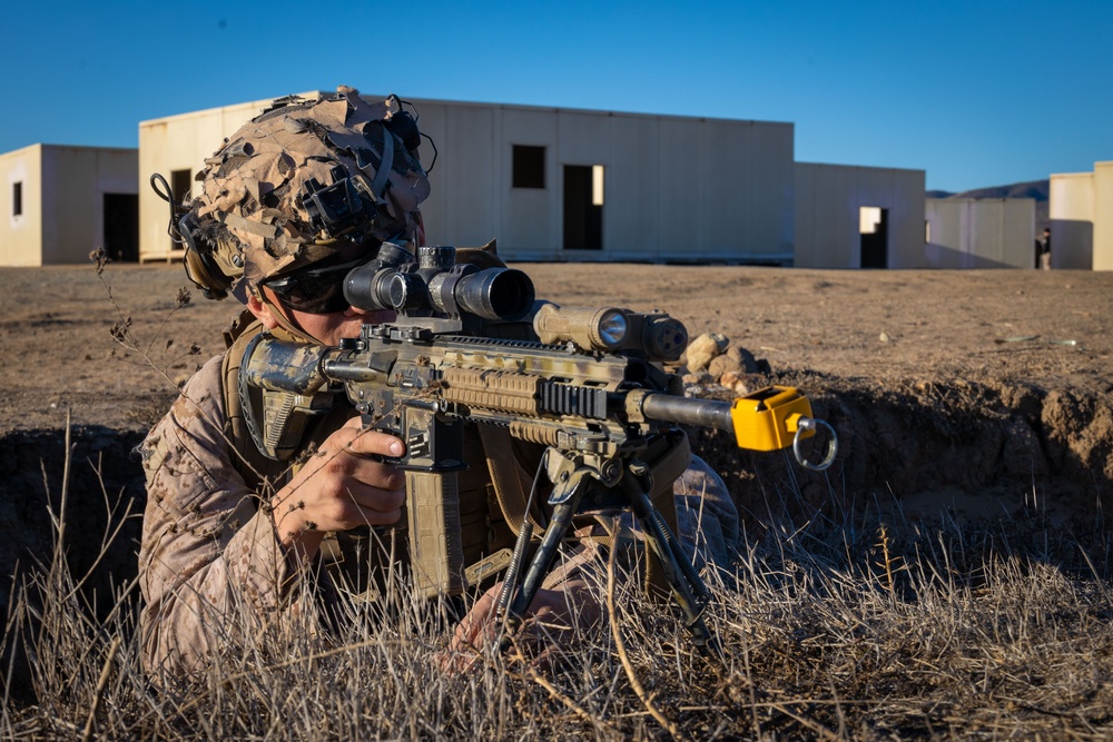 V17, 1st Intel Marines participate in boat raid course with EOTG