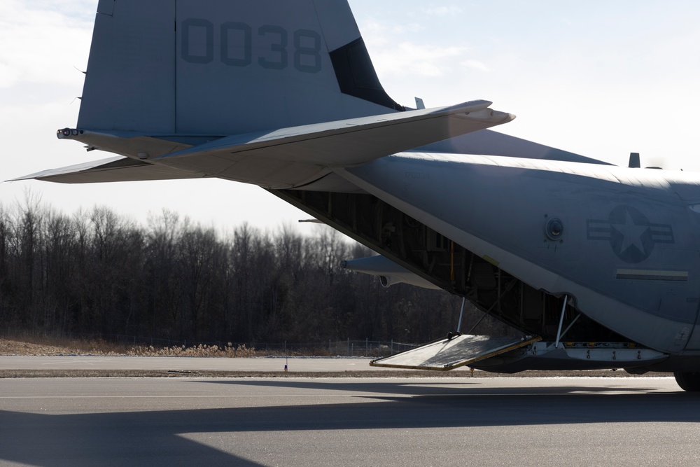 U.S. Marines with VMGR-252 participate in cold-weather training alongside the Royal Canadian Air Force