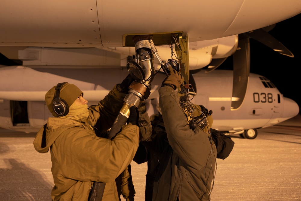 U.S. Marines with VMGR-252 participate in cold-weather training alongside the Royal Canadian Air Force