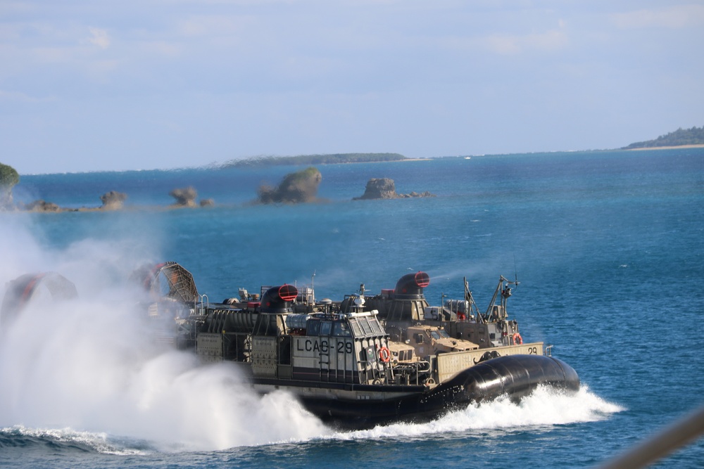 LCAC Operations aboard USS San Diego (LPD 22)