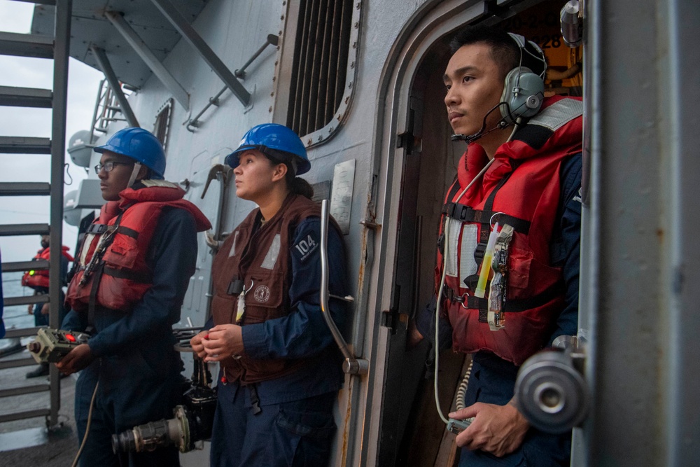 USS Sterett conducts routine operations as part of the Carl Vinson Carrier Strike Group