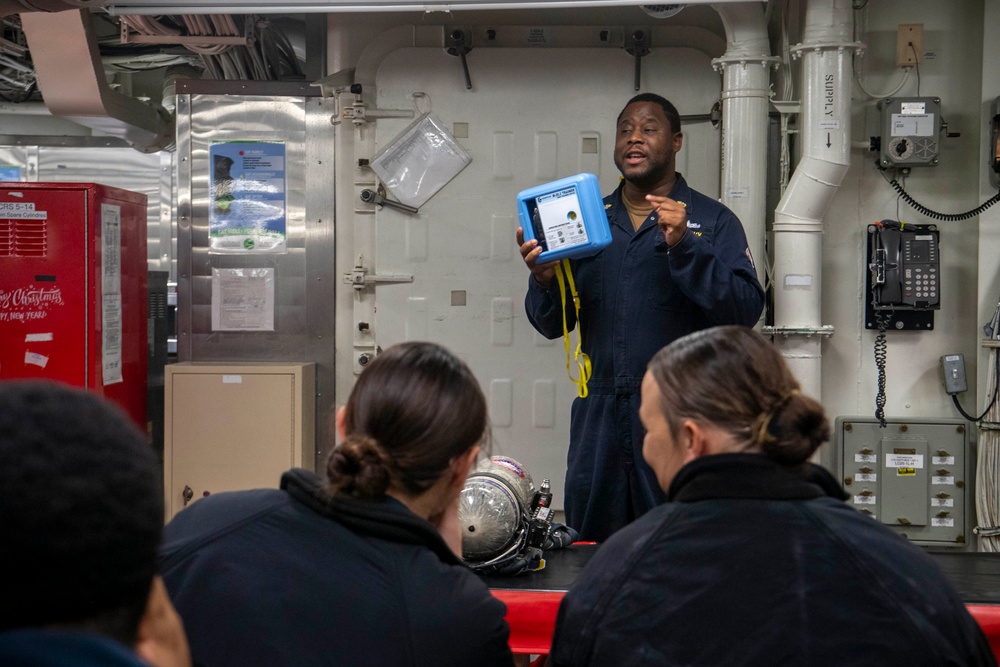 USS Sterett conducts routine operations as part of the Carl Vinson Carrier Strike Group