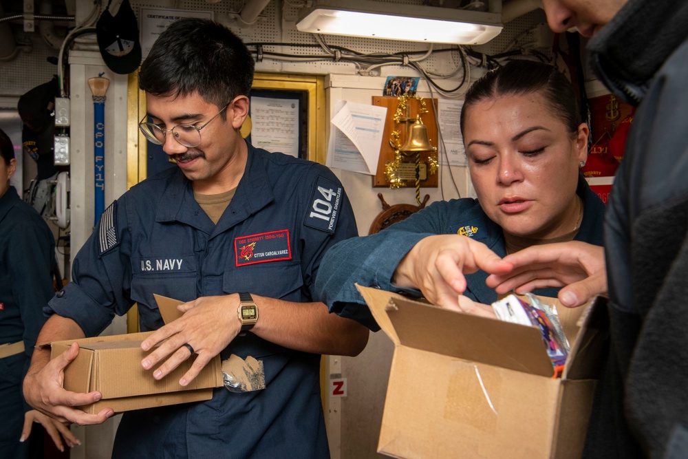 USS Sterett conducts routine operations as part of the Carl Vinson Carrier Strike Group