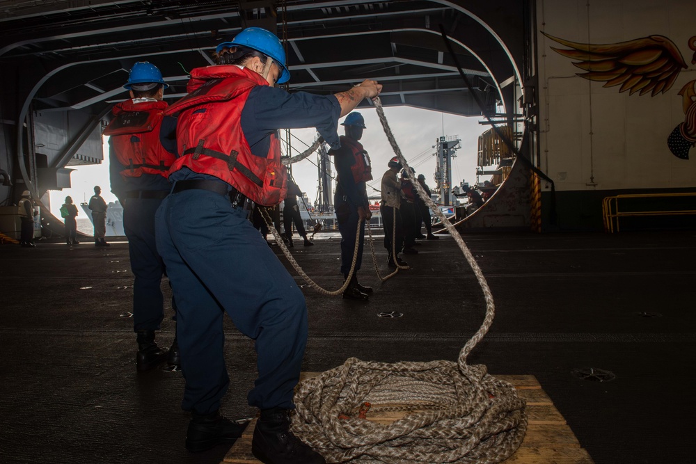 USS Carl Vinson (CVN 70) Conducts Routine Operations in the South China Sea