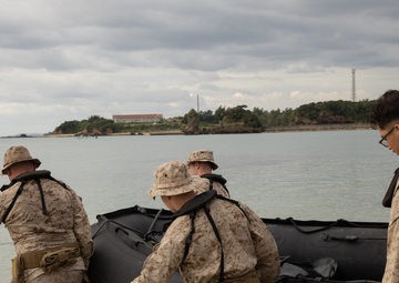 CLB-4 Conducts Small Boat Sustainment Training