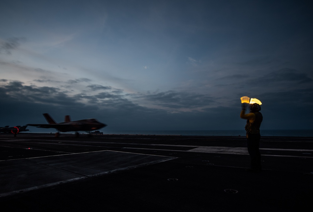 USS Carl Vinson (CVN 70) Conducts Routine Flight Operations in the South China Sea