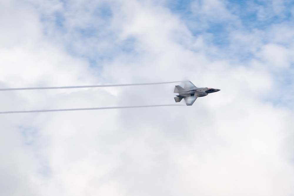 USS America (LHA 6) Conducts Flight Operations