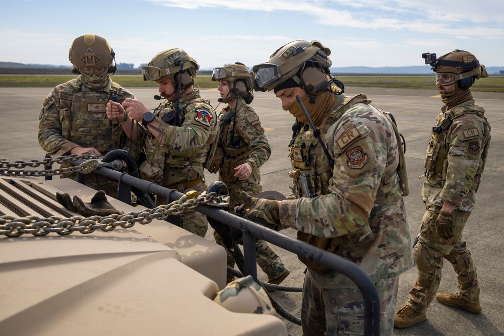 HMH-462 Conducts Joint External Lift Training