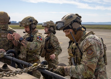 HMH-462 Conducts Joint External Lift Training